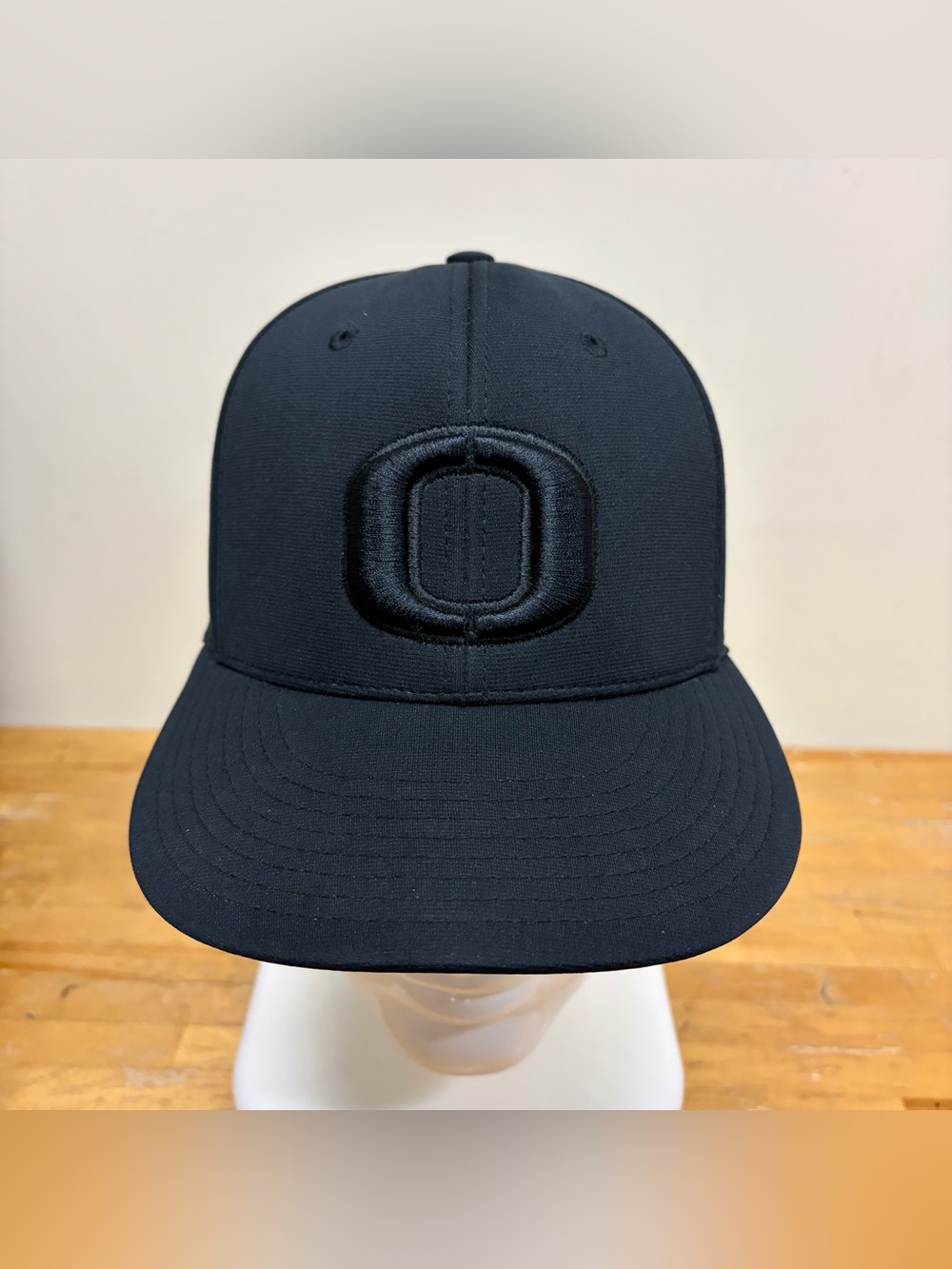 Oregon Ducks Triple Black Fitted Cap/Hat SM-MD Richardson Pulse
